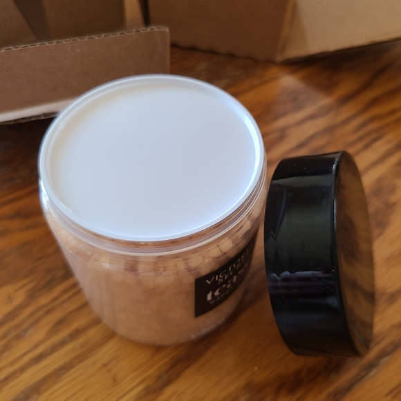 🔥FIRE 50% OFF SALE 🔥🛁🧴 NWT‼️ VS TEASE Set of Bath Crystals & Body Cream - Picture 11 of 11